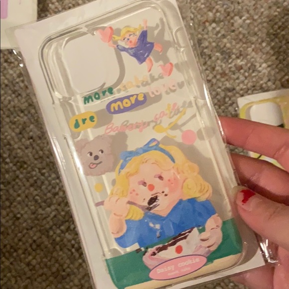 iPhone 11 Pro cases - Picture 2 of 3